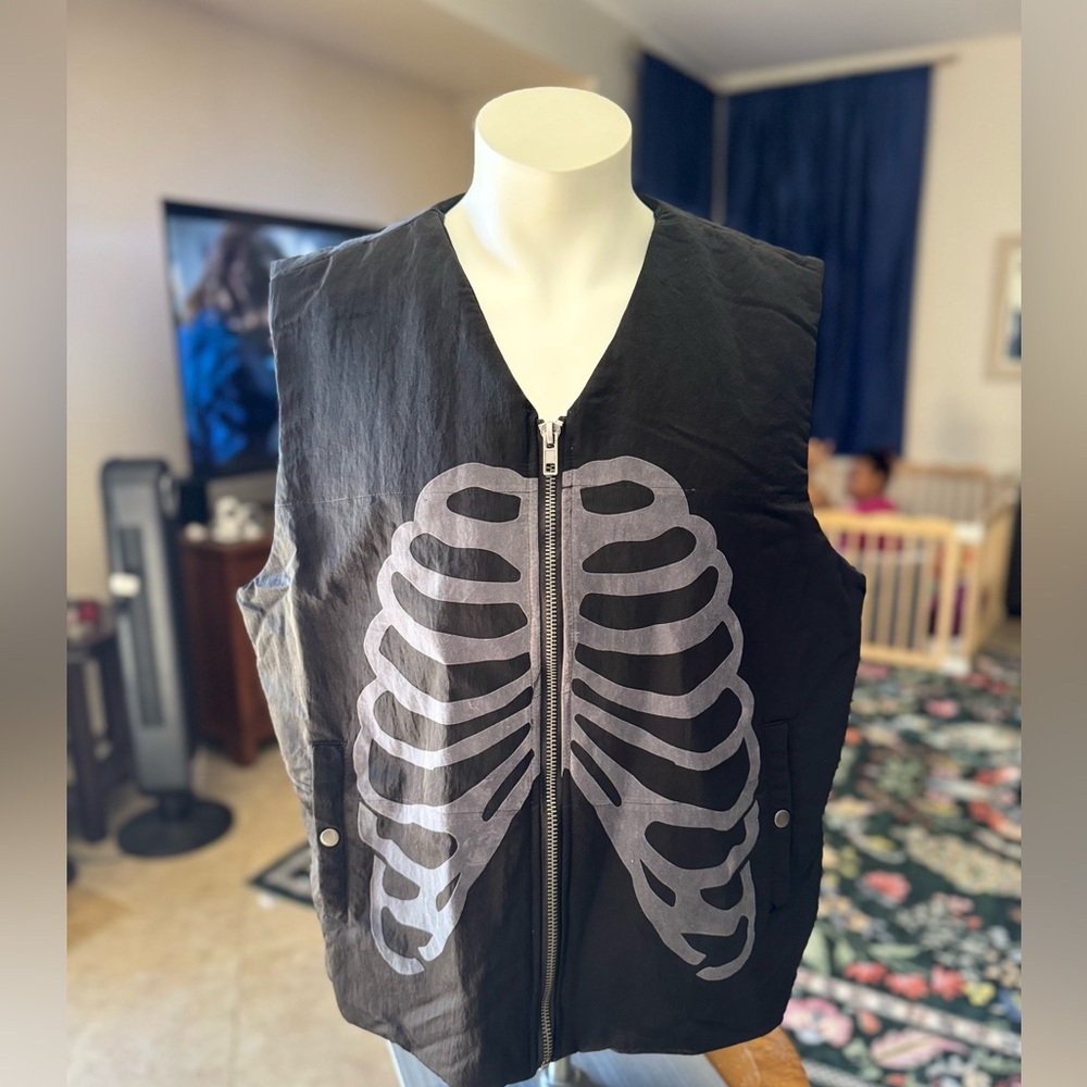 Forever 21 Black Vest with Gray Skull Design